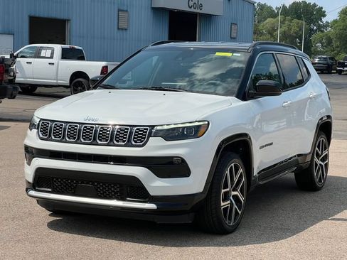 Used 2025 Jeep Compass Limited w/ Elite Group AWD/4WD image 41