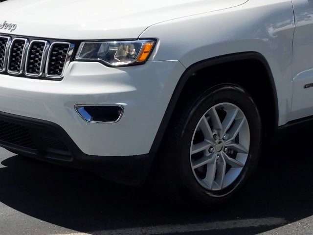 Certified 2018 Jeep Grand Cherokee Laredo RWD image 9