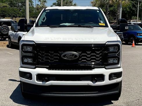 Used 2025 Ford F350 Lariat w/ Lariat Ultimate Package image 3