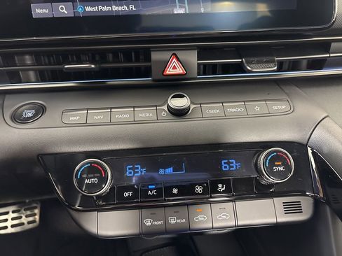 Used 2025 Hyundai Elantra SEL FWD image 25