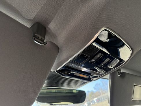 New 2025 Land Rover Range Rover Sport SE image 24