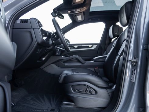 New 2026 Porsche Cayenne image 24