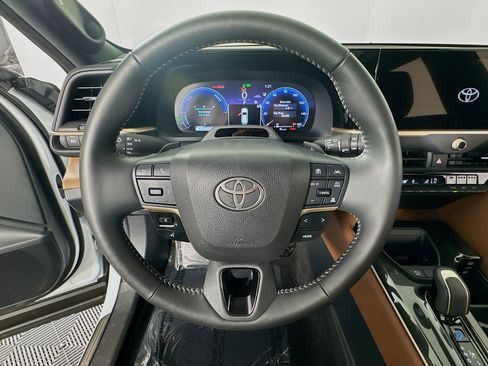 Certified 2025 Toyota Crown Signia w/ Advanced Technology Package AWD/4WD image 13