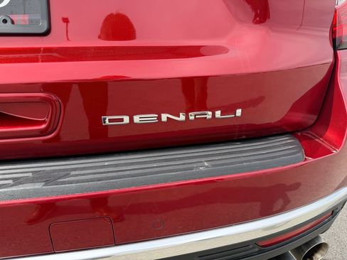 Used 2021 GMC Yukon Denali w/ Denali Premium Package AWD/4WD image 14