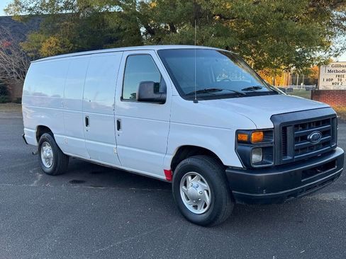 Used 2011 Ford E-250 and Econoline 250 w/ PWR Group image 2