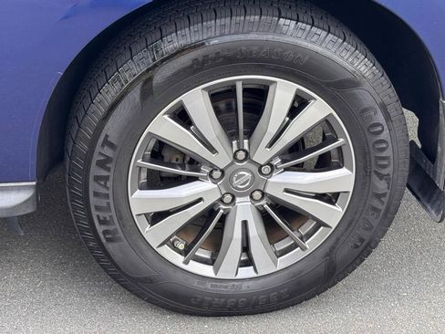 Used 2018 Nissan Pathfinder SV FWD image 10
