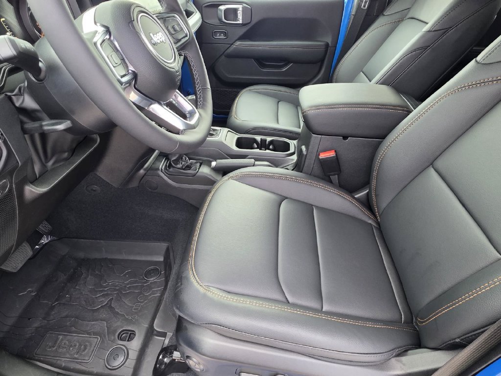 New 2026 Jeep Wrangler Unlimited Sahara AWD/4WD image 7
