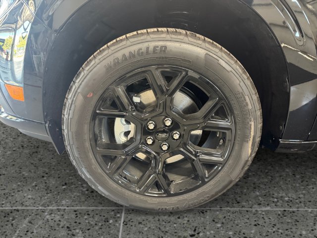 Used 2026 Ford Maverick Lobo AWD/4WD image 24