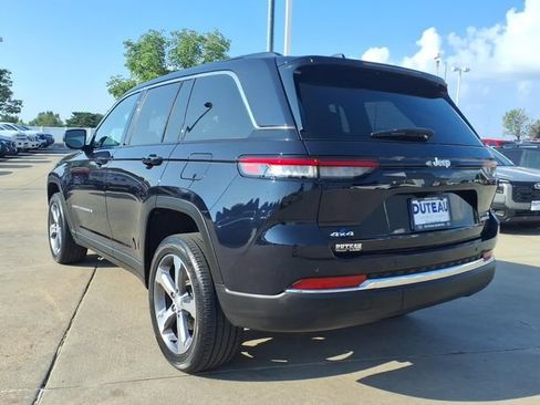 Used 2024 Jeep Grand Cherokee Limited AWD/4WD image 9
