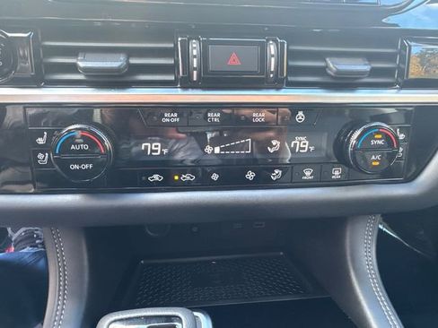 Used 2025 Nissan Pathfinder Platinum w/ Cargo Package AWD/4WD image 38