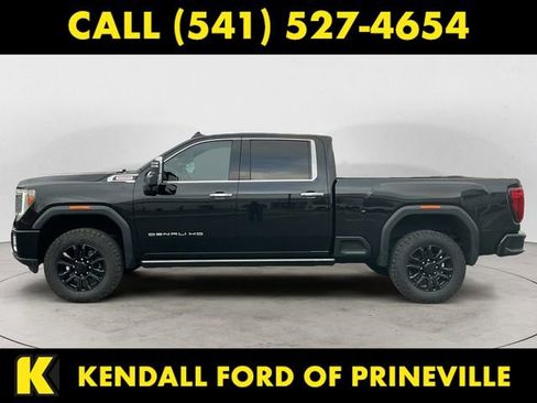 Used 2022 GMC Sierra 3500 Denali w/ Denali Black Diamond Edition image 2