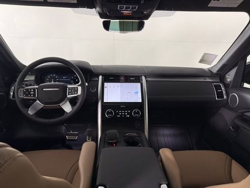 New 2026 Land Rover Discovery Limited Edition image 27