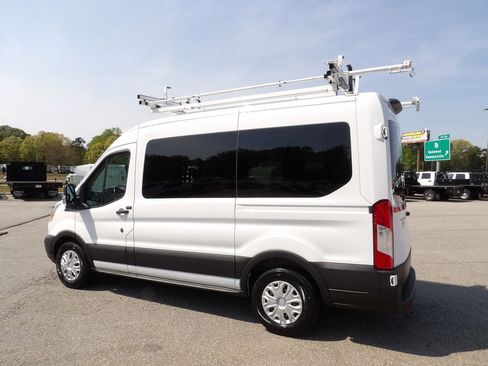 Used 2019 Ford Transit 150 XLT image 4