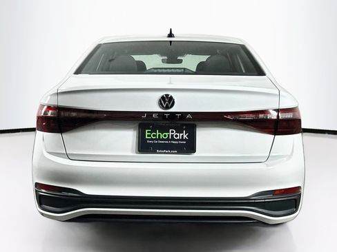 Used 2025 Volkswagen Jetta Sport FWD image 7