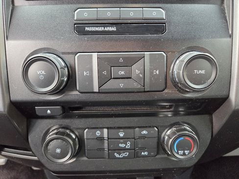 Used 2017 Ford F150 XLT image 24