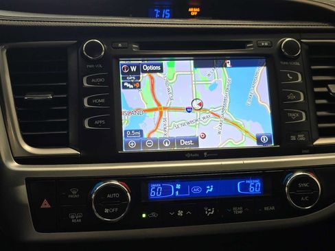 Used 2015 Toyota Highlander XLE AWD/4WD image 14