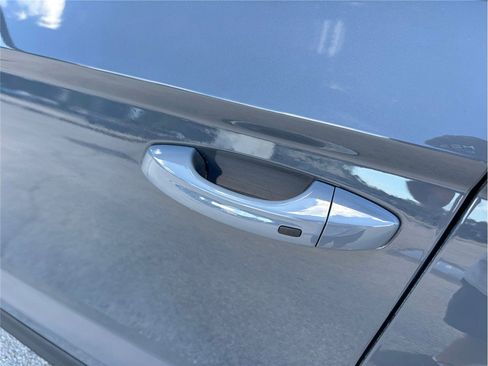 Used 2023 Volkswagen Taos SEL image 13