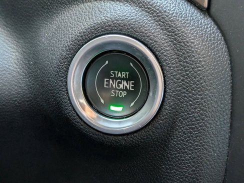 Used 2021 Chevrolet Silverado 1500 High Country image 32