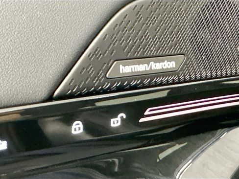 Used 2025 BMW 530i image 16