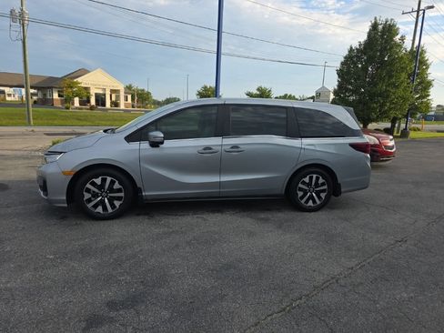 Used 2026 Honda Odyssey EX-L image 2