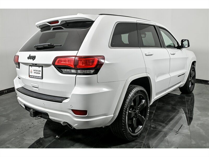 Used 2015 Jeep Grand Cherokee Altitude AWD/4WD image 9