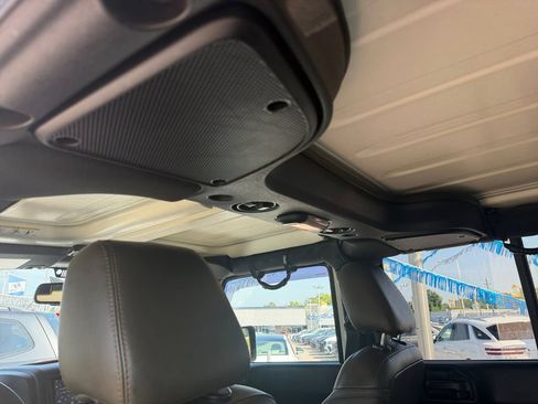 Used 2017 Jeep Wrangler Unlimited Sahara AWD/4WD image 14