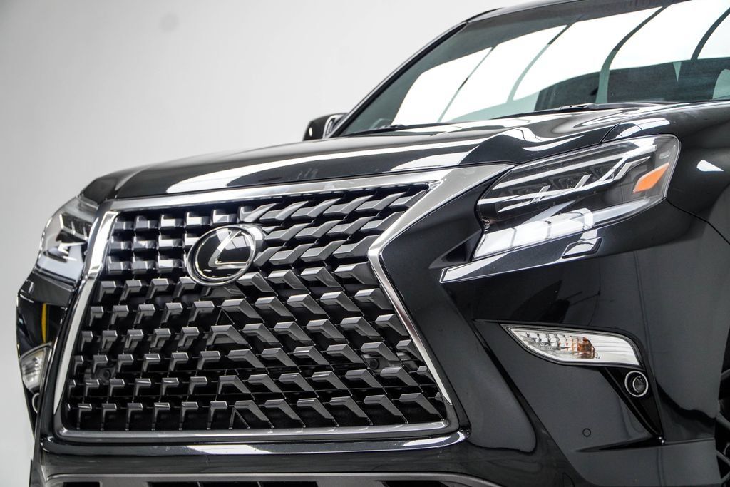 Used 2023 Lexus GX 460 Premium w/ Premium Package AWD/4WD image 2