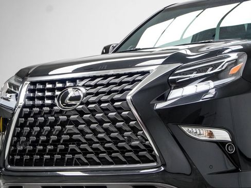 Used 2023 Lexus GX 460 Premium w/ Premium Package AWD/4WD image 2