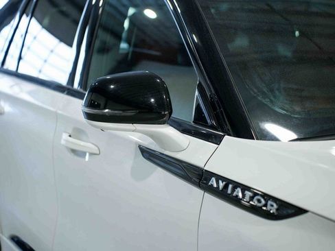 Used 2025 Lincoln Aviator Reserve w/ Jet Appearance Package image 9