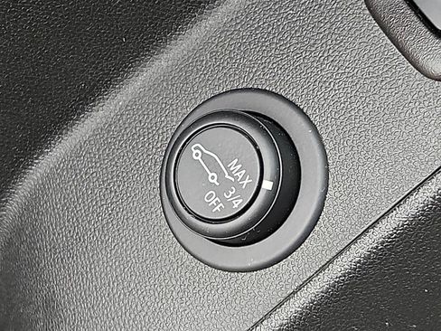 Used 2023 Chevrolet Equinox Premier w/ LPO, Floor Liner Package AWD/4WD image 25