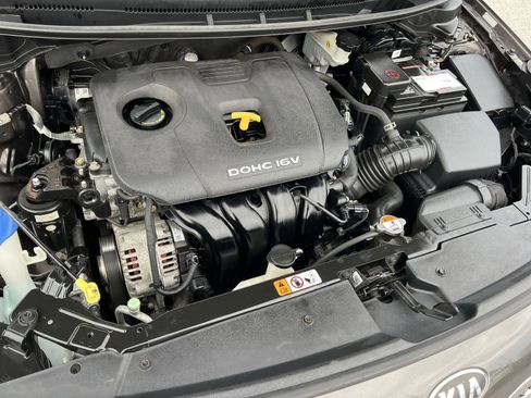 Used 2017 Kia Forte LX image 24