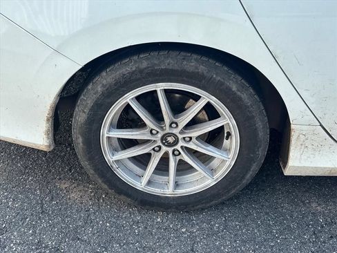 Used 2016 Honda Civic LX image 9