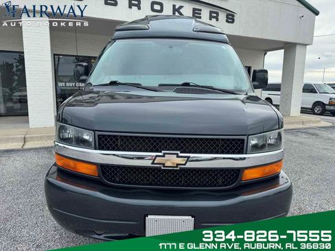 Used 2018 Chevrolet Express 2500 image 3