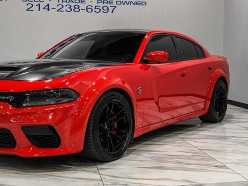 Used 2022 Dodge Charger SRT Hellcat w/ Carbon/Suede Interior Package RWD image 7