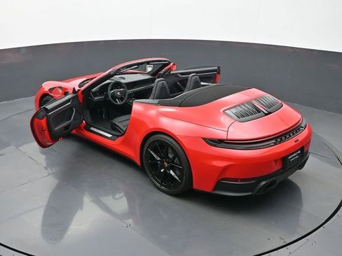 Certified 2025 Porsche 911 Carrera RWD image 23