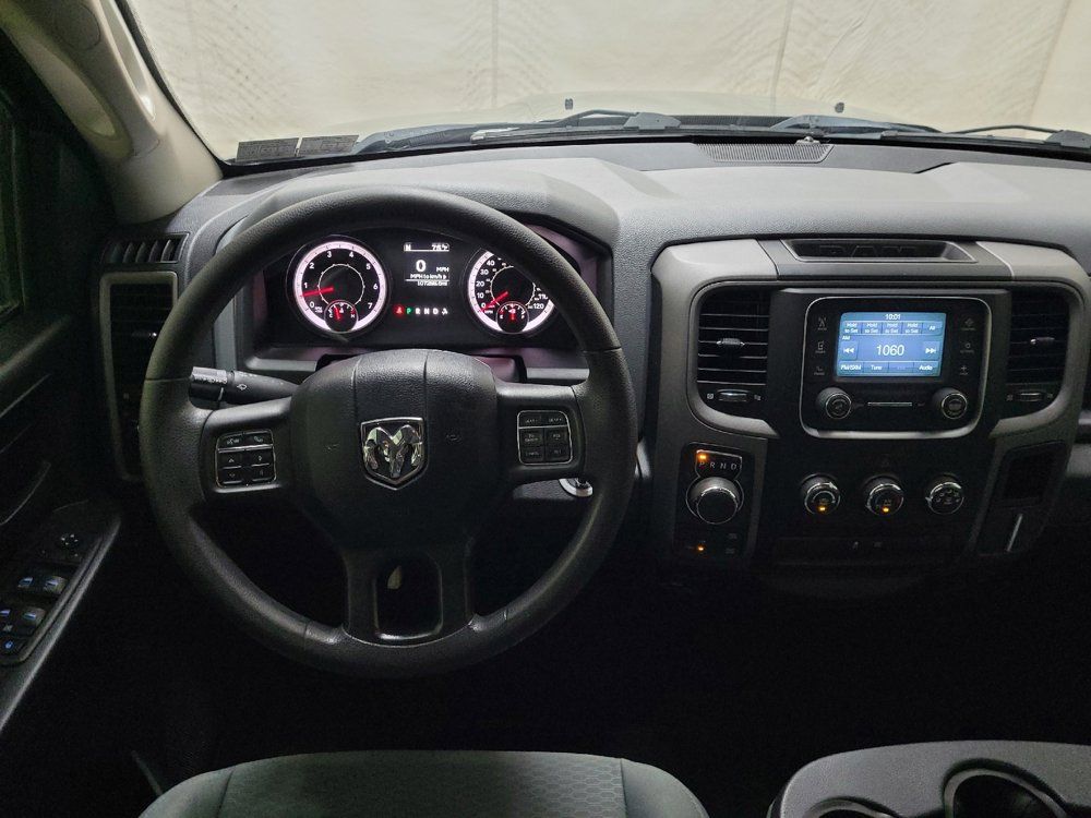Used 2018 RAM 1500 Express w/ Black Ram 1500 Express Group AWD/4WD image 22