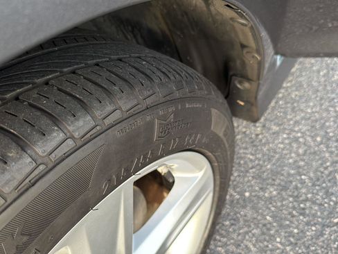 Used 2012 Toyota Camry SE image 32