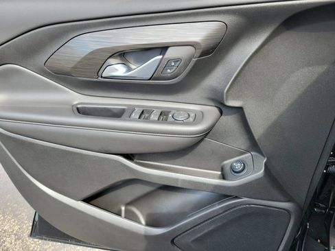 Used 2023 GMC Terrain SLE w/ Driver Convenience Package image 28