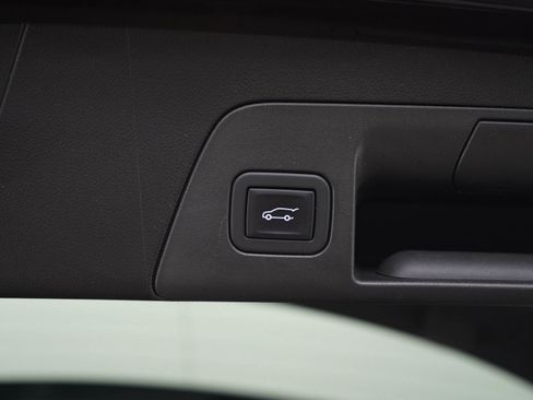 Used 2021 Buick Envision Avenir w/ Technology Package II AWD/4WD image 16