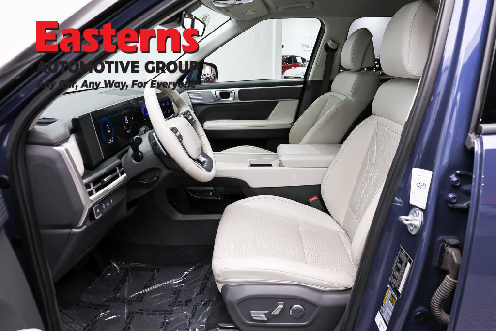 Used 2025 Hyundai Santa Fe SEL AWD/4WD image 15