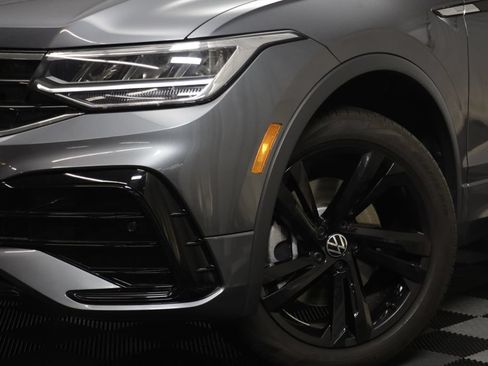 Certified 2023 Volkswagen Tiguan SE R-Line FWD image 3