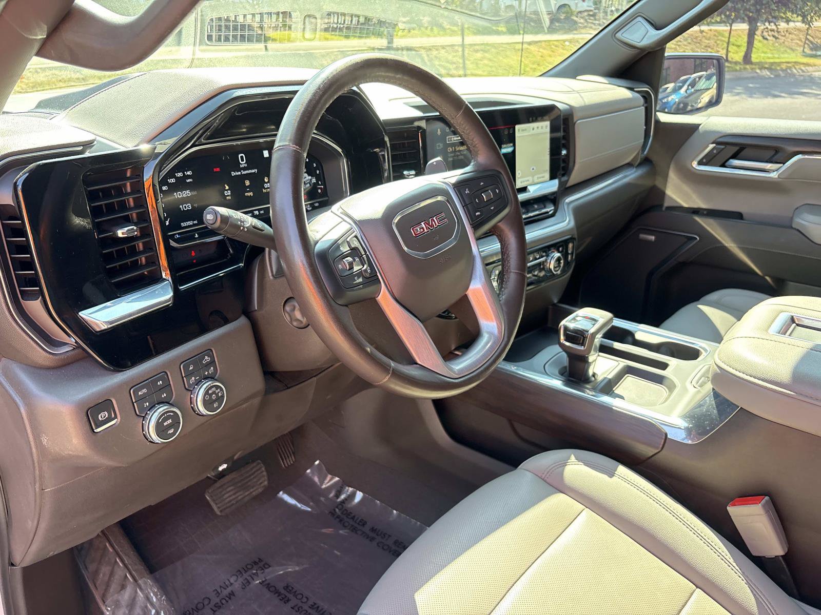 Used 2022 GMC Sierra 1500 SLT w/ SLT Premium Plus Package AWD/4WD image 18