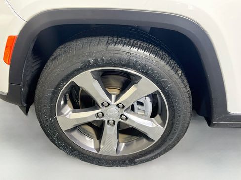 Used 2021 Jeep Grand Cherokee L Limited RWD image 13