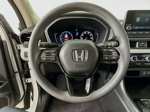 Certified 2024 Honda Pilot LX image 11