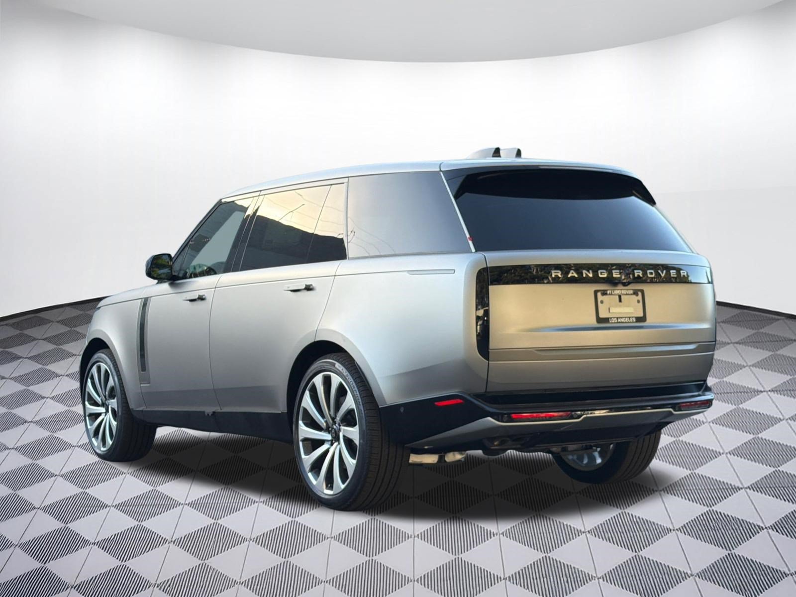 New 2027 Land Rover Range Rover Long Wheelbase Autobiography AWD/4WD image 3