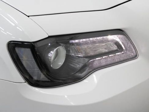 Used 2019 Chrysler 300 Touring w/ Sport Appearance Package image 5