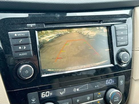 Used 2020 Nissan Rogue SV AWD/4WD image 15