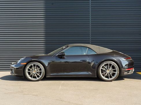 Used 2021 Porsche 911 Carrera RWD image 2