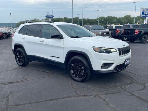 Used 2023 Jeep Cherokee Altitude Lux AWD/4WD image 7