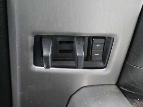 Used 2015 Ford F150 Platinum w/ Equipment Group 701A Luxury image 10